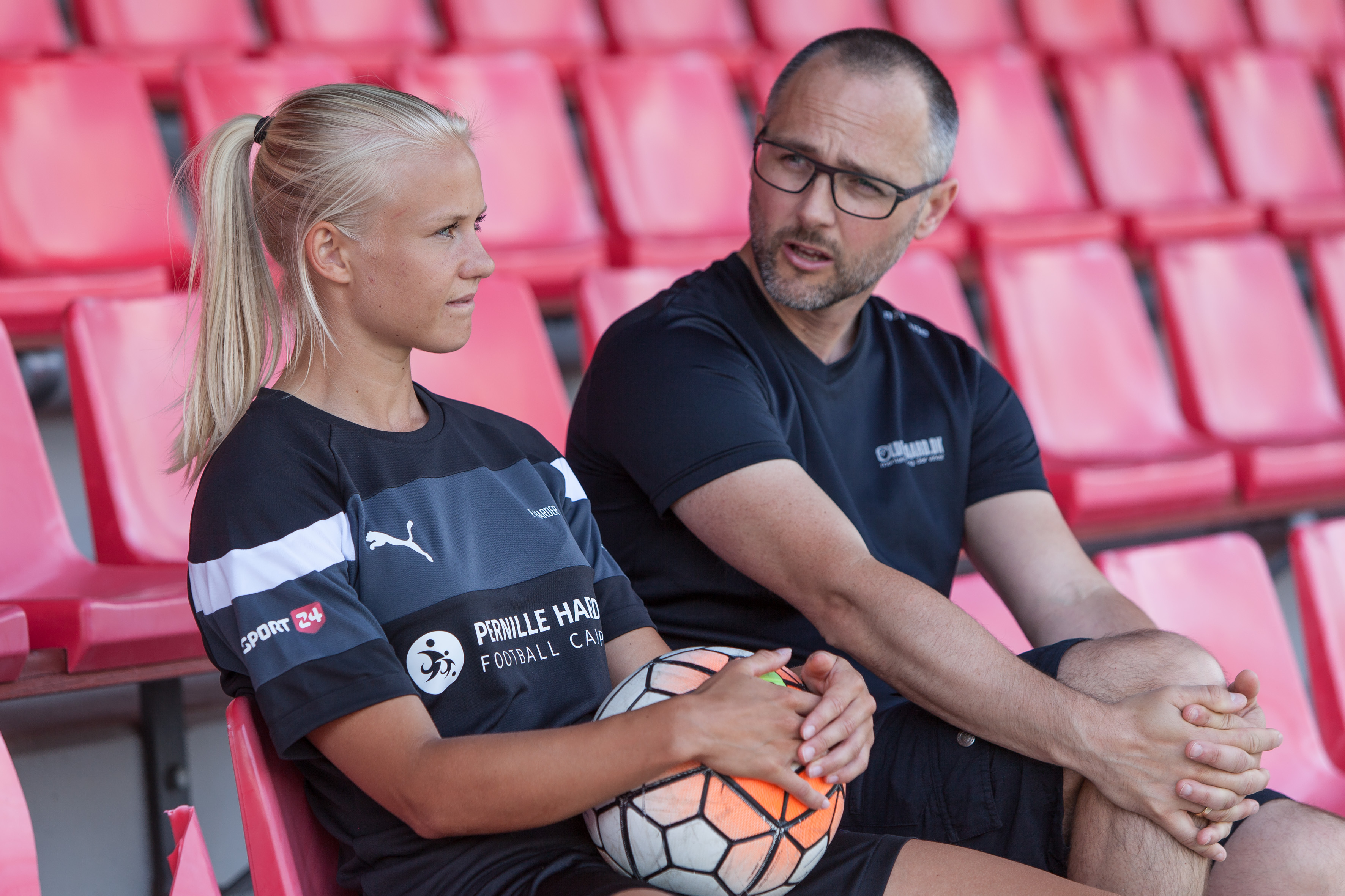 Pernille Harder fodboldspiller Chelsea landshold